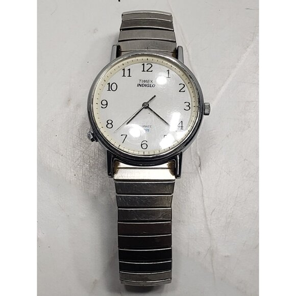 Timex Indiglo Quartz Watch W/ Silver Toned Stainless Steel Expansion Band - Picture 3 of 7